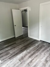 426 W Hickory St, Unit A in Carbondale, IL - Building Photo - Building Photo