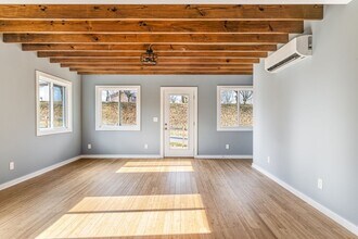 12 New St in Woodfin, NC - Building Photo - Building Photo