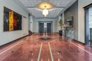 Villa Topaze in Montréal, QC - Building Photo