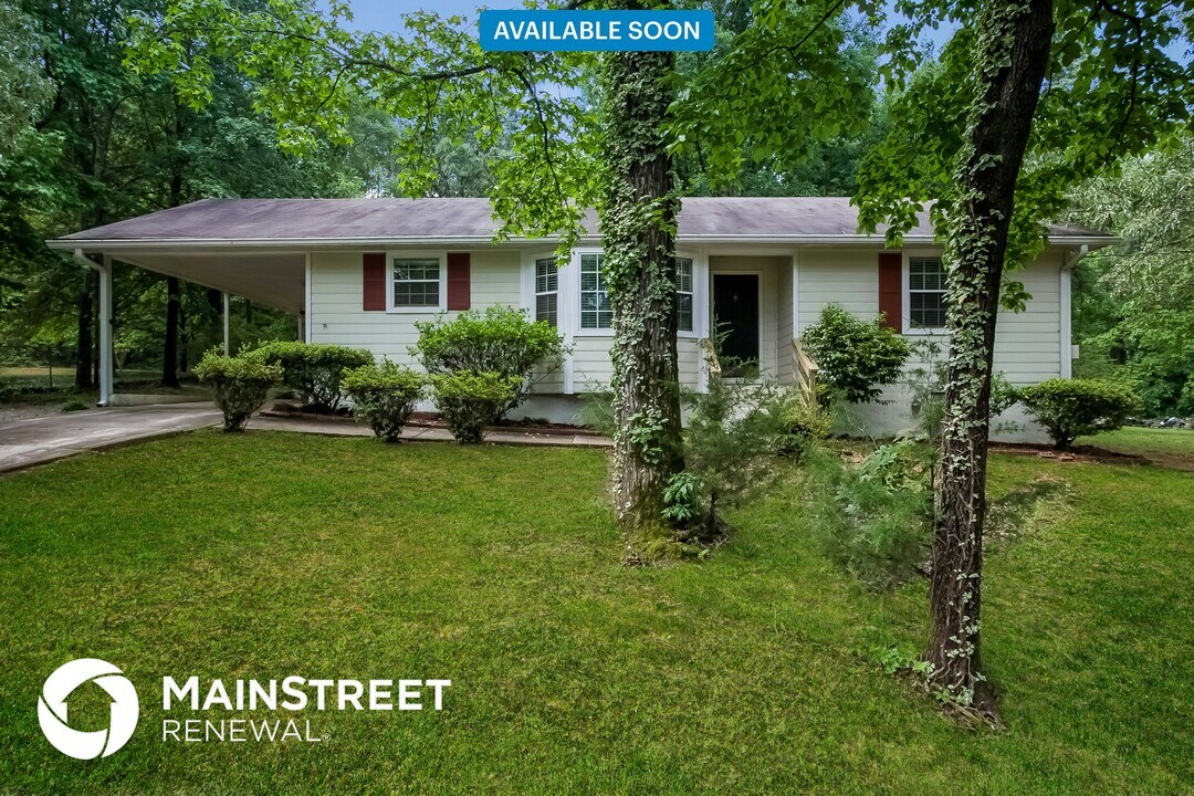 380 Pleasant Valley Rd in Mcdonough, GA - Building Photo
