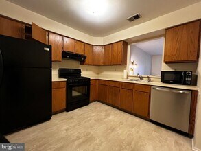 181 Wyndham Pl in Trenton, NJ - Building Photo - Building Photo