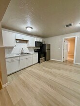 1912 NW 12th St, Unit A in Oklahoma City, OK - Foto de edificio - Building Photo