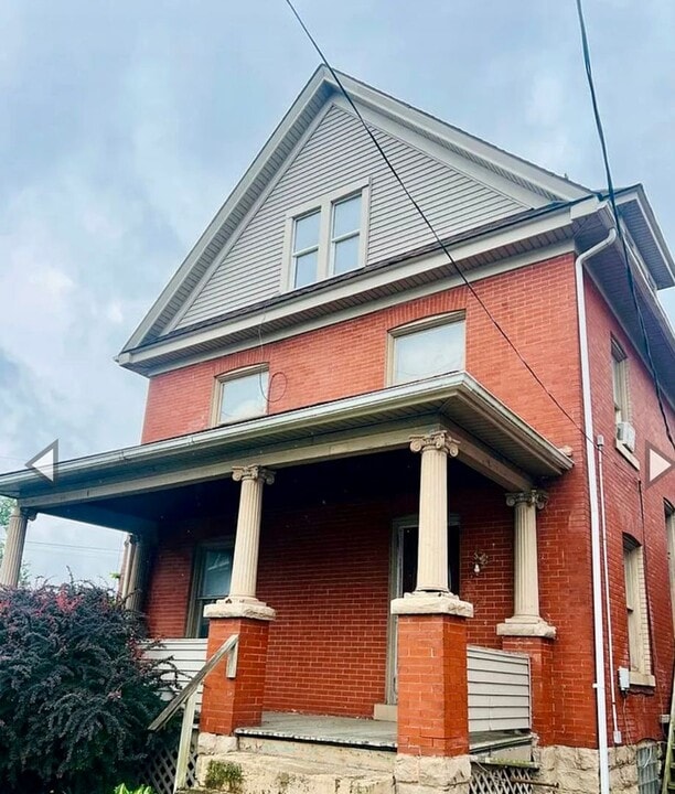 1330 E Washington St in New Castle, PA - Building Photo