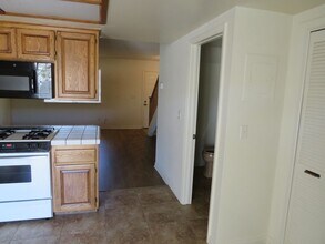 401-407 Tiffany Dr in Santa Maria, CA - Building Photo - Building Photo