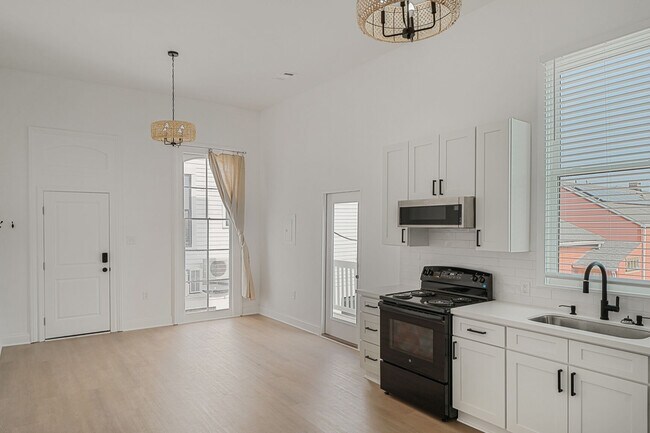 3324 S Saratoga St in New Orleans, LA - Building Photo - Building Photo