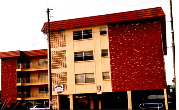 Treasure Bay Apartments in Treasure Island, FL - Foto de edificio