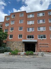 370 Central Park Ave-Unit -4R in Scarsdale, NY - Building Photo - Building Photo