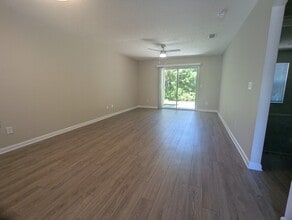128 Plantation Point Dr in St. Augustine, FL - Foto de edificio - Building Photo