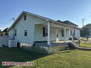 702 Bon St in Lenoir City, TN - Building Photo - Building Photo