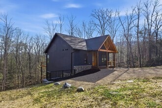 106 Fairway Cir in Townsend, TN - Building Photo - Building Photo