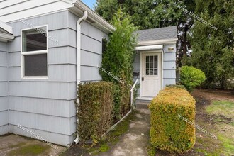 4735 NE 78th Pl in Portland, OR - Building Photo - Building Photo