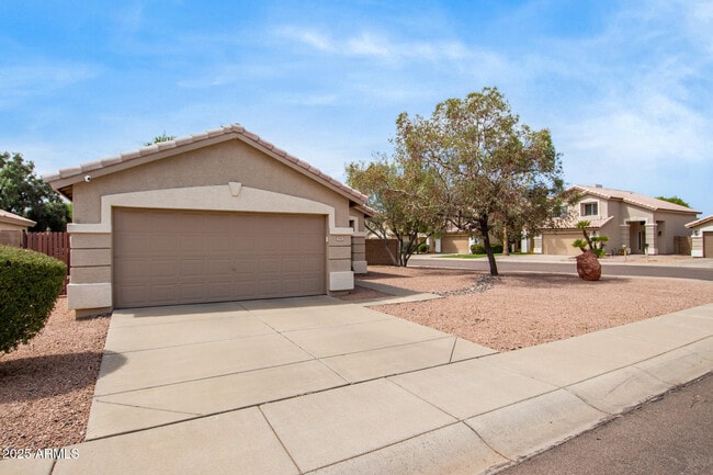 3905 E Rockwood Dr in Phoenix, AZ - Building Photo - Building Photo