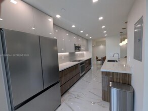 19707 Turnberry Way in Aventura, FL - Building Photo - Building Photo