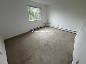37 Belmont St, Unit T in Somerville, MA - Building Photo - Building Photo