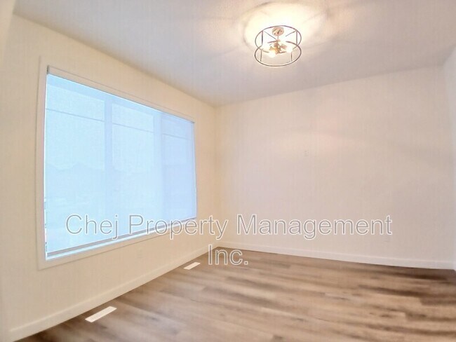 6341 King Wynd SW in Edmonton, AB - Building Photo - Building Photo