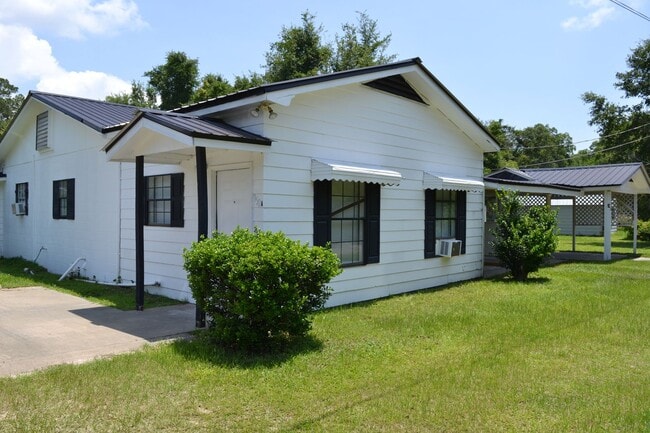 950 George St in Waycross, GA - Building Photo - Building Photo