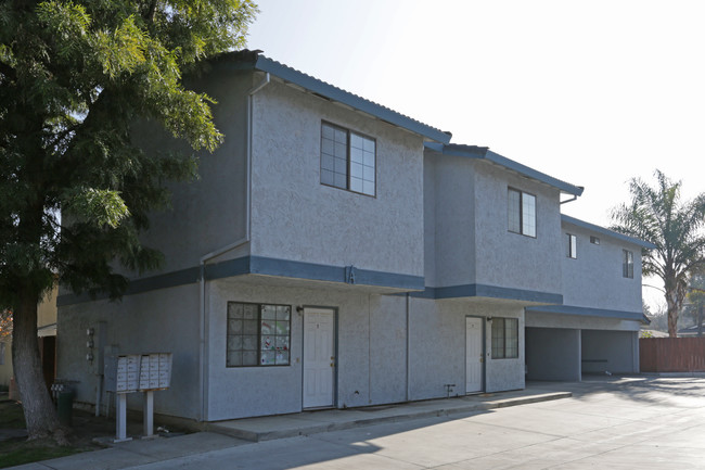 Cypress Garden Apartments in Los Banos, CA - Building Photo - Building Photo