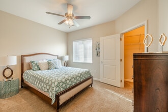 SunSTONE at Fox Ridge in Wichita, KS - Foto de edificio - Interior Photo