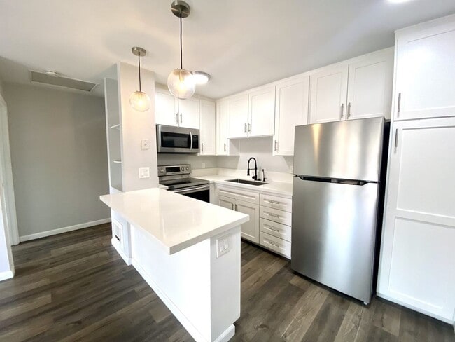 6370 Rancho Mission Rd in San Diego, CA - Building Photo - Building Photo