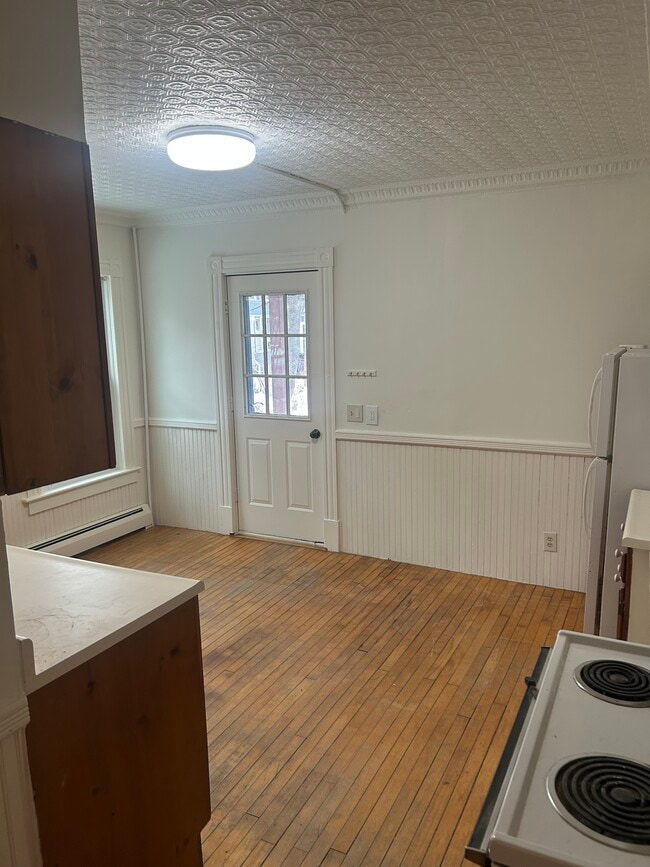 43 Franklin St, Unit 3 in Keene, NH - Foto de edificio - Building Photo