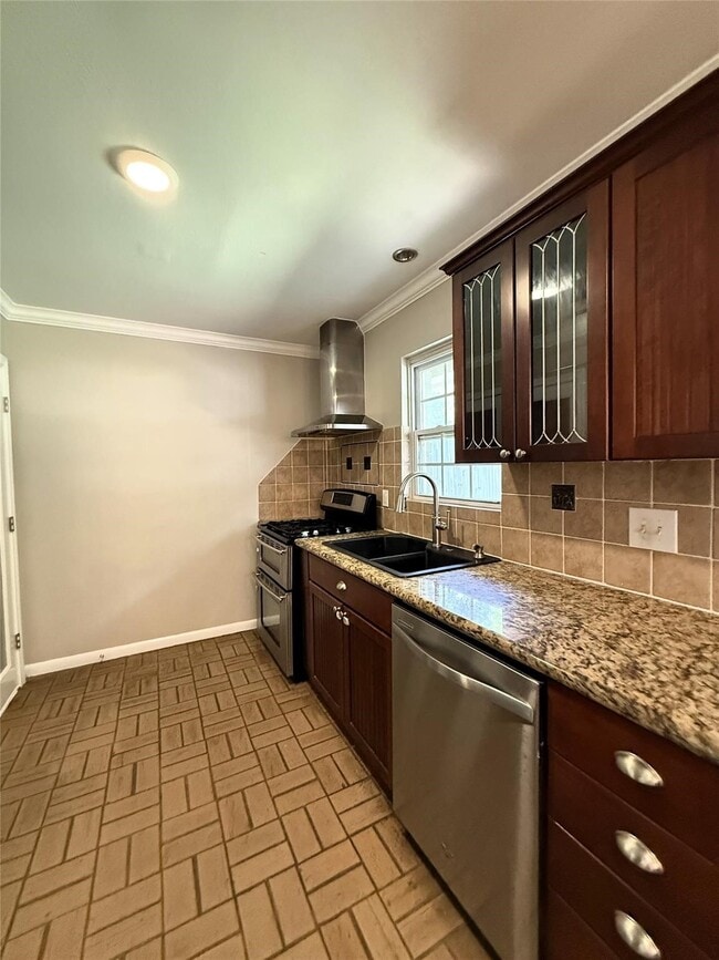 property at 9646 Meadowglen Ln