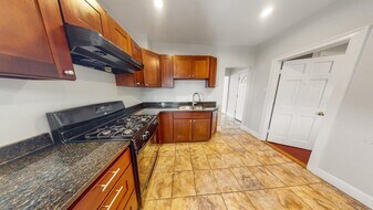 108 Boston St, Unit 3 in Boston, MA - Building Photo