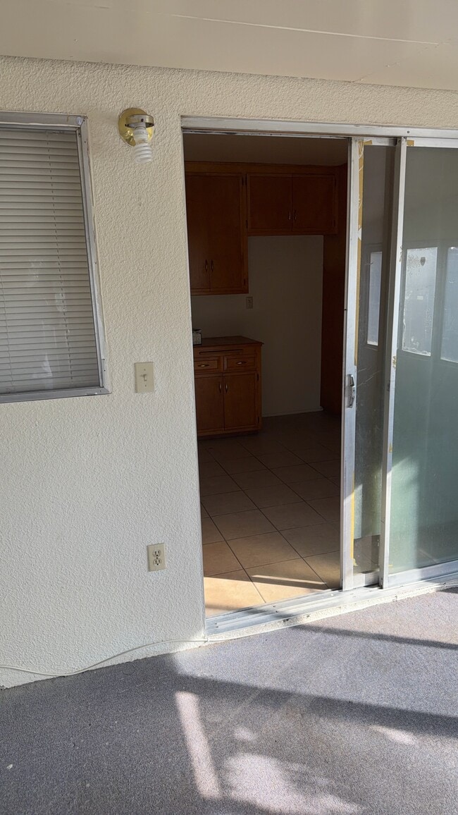 811 S State St in Hemet, CA - Building Photo - Building Photo