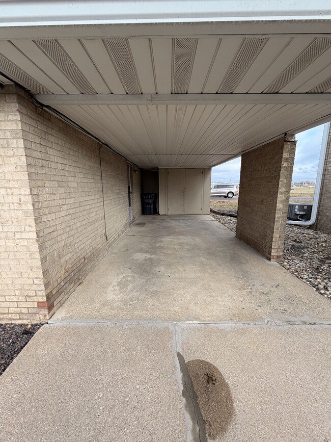 4 Florentine Ct in Pekin, IL - Building Photo - Building Photo