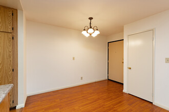 432 S Normandie Ave in Los Angeles, CA - Building Photo - Interior Photo