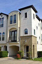 3127 Fairdale Oaks E in Houston, TX - Building Photo