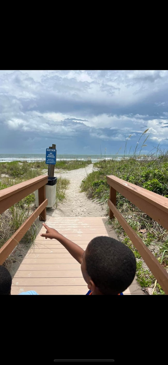 2020 N Atlantic Ave, Unit Twin towers in Cocoa Beach, FL - Foto de edificio - Building Photo