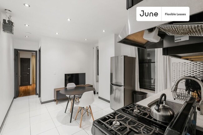 211 W 109th St in New York, NY - Building Photo - Building Photo