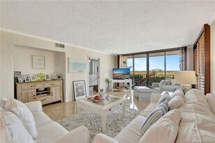 10000 S Ocean Dr in Jensen Beach, FL - Building Photo