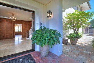 2360 Foothill Rd in Santa Barbara, CA - Building Photo - Building Photo