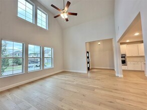 2021 Meliana Dr in Oak Point, TX - Foto de edificio - Building Photo