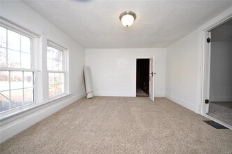 3851 Fee Fee Rd, Unit Whole House in Bridgeton, MO - Building Photo - Building Photo