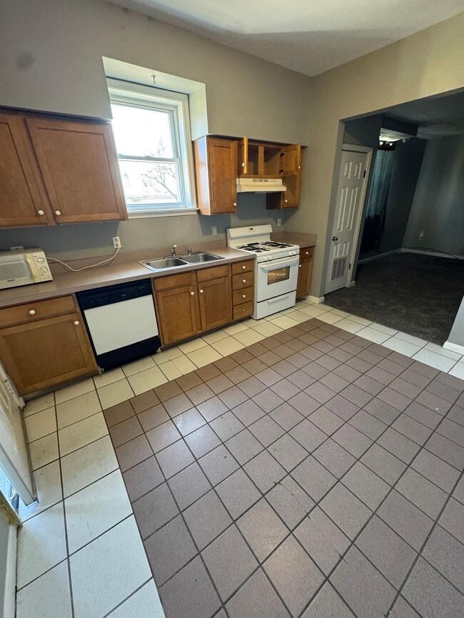 4028 Belle Grove Rd in Baltimore, MD - Building Photo - Building Photo