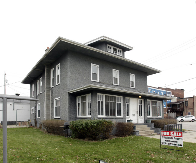 152 W Lincoln St in Nappanee, IN - Building Photo - Building Photo