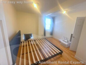 82 Sacramento St in Somerville, MA - Foto de edificio - Building Photo