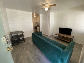 662 Liberty St, Unit 4 in Tallahassee, FL - Building Photo - Building Photo