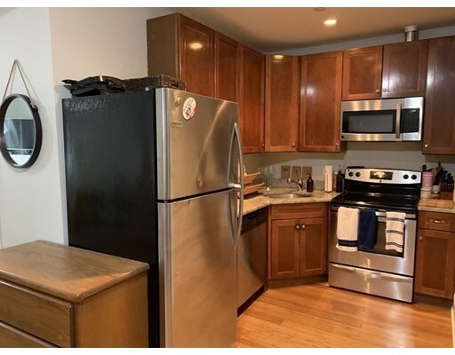 361 W Broadway-Unit -3 in Boston, MA - Building Photo
