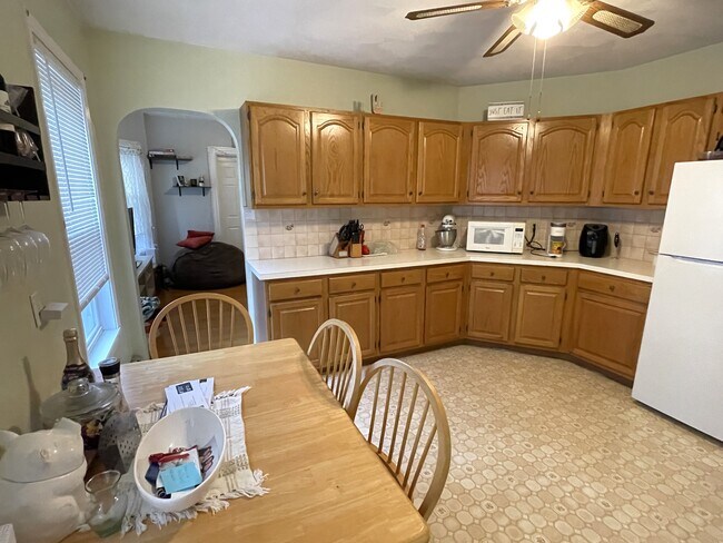 27 Ibbetson St, Unit 3 in Somerville, MA - Building Photo - Building Photo