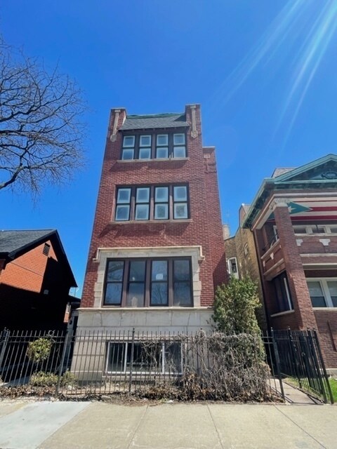 1659 N Humboldt Blvd in Chicago, IL - Building Photo