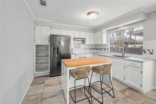 2002 Millay Dr in Austin, TX - Building Photo