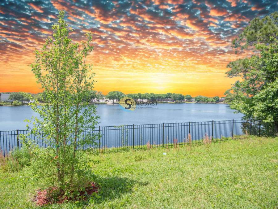 9055 Western Way in Jacksonville, FL - Building Photo