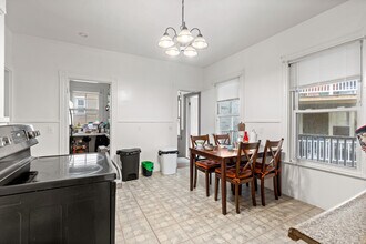 78 Hillside St, Unit 3 in Boston, MA - Foto de edificio - Building Photo