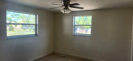 3104 Primrose Dr in Holiday, FL - Building Photo - Building Photo