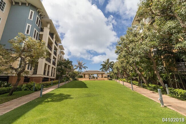 520 Lunalilo Home Rd in Honolulu, HI - Foto de edificio - Building Photo