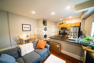 344 Centre St, Unit 1 in Boston, MA - Foto de edificio - Building Photo