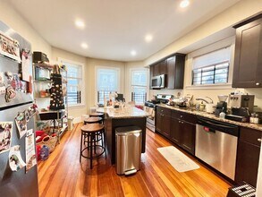 75 Leicester St, Unit 1 in Boston, MA - Building Photo - Building Photo